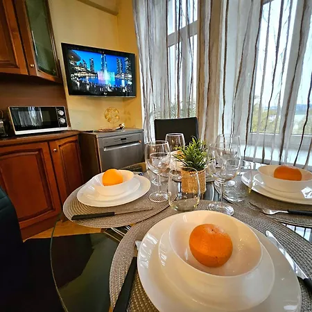 Appartamento Old Town 2 Bedroom With Stunning River View By Dome Square And Presidential Castle *