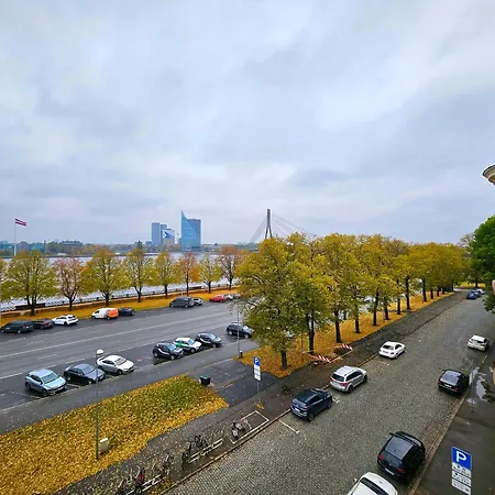 Old Town 2 Bedroom With Stunning River View By Dome Square And Presidential Castle