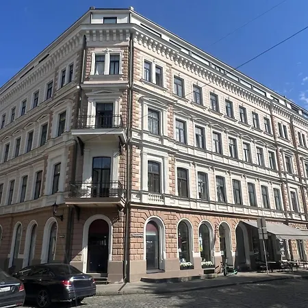 Old Town With Stunning River View Steps By Dome Square And Presidential Castle * Riga