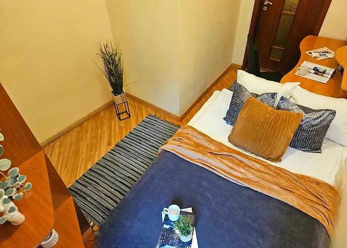 Old Town With Stunning River View Steps By Dome Square And Presidential Castle * 里加