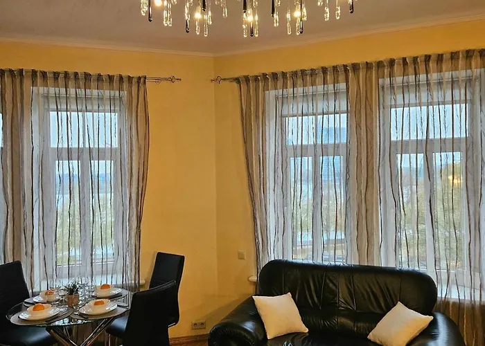 Old Town With Stunning River View Steps By Dome Square And Presidential Castle Apartamento *