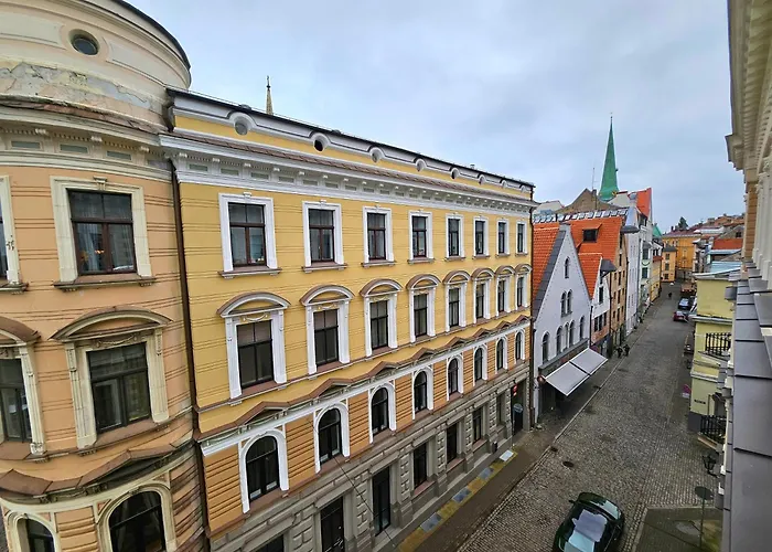 公寓 Old Town With Stunning River View Steps By Dome Square And Presidential Castle