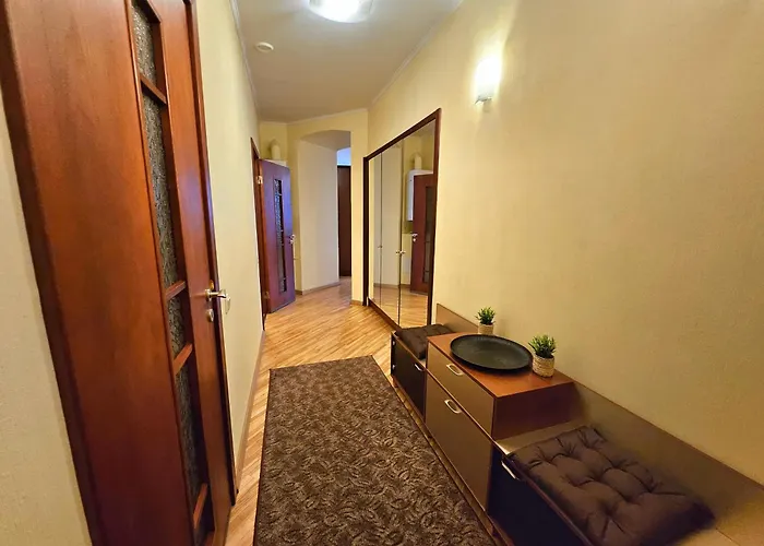 Old Town With Stunning River View Steps By Dome Square And Presidential Castle 里加