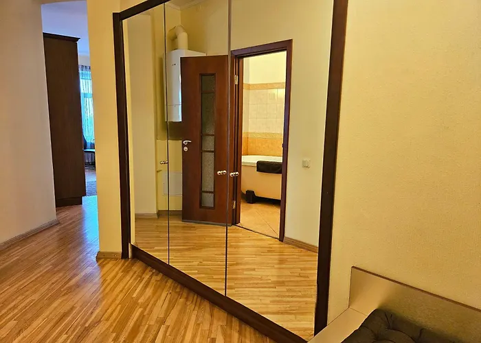 Old Town With Stunning River View Steps By Dome Square And Presidential Castle 里加