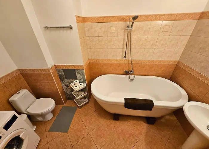 Old Town With Stunning River View Steps By Dome Square And Presidential Castle Apartment *