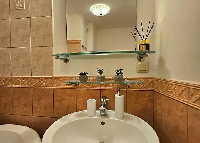 Old Town With Stunning River View Steps By Dome Square And Presidential Castle 公寓